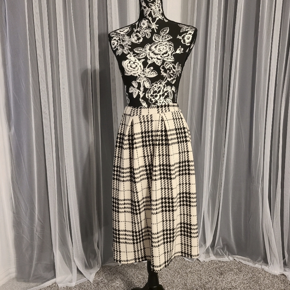 Windsor semi long skirt
